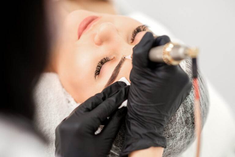 Eyebrow Microblading vs. Microshading: Which is Best for You?